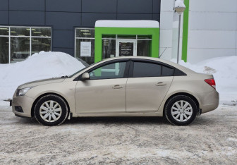 Подержанный автомобиль Chevrolet Cruze Sedan 2012 года (8 фото)