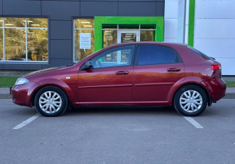 Подержанный автомобиль Chevrolet Lacetti Hatchback 2007 года (8 фото)