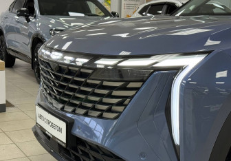 Подержанный автомобиль Geely Atlas 2023 года (19 фото)