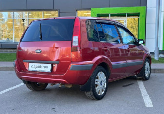 Подержанный автомобиль Ford Fusion 2006 года (5 фото)