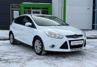 Подержанный автомобиль Ford Focus Hatchback 2013 года (3 фото)