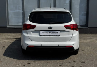Подержанный автомобиль Kia Ceed Wagon 2016 года (6 фото)