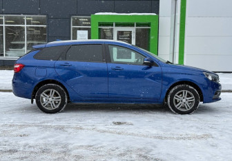 Подержанный автомобиль LADA (ВАЗ) Vesta Wagon 2021 года (4 фото)