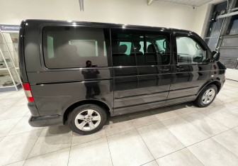Подержанный автомобиль Volkswagen Multivan 2006 года (4 фото)
