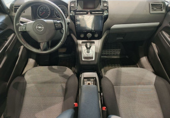 Подержанный автомобиль Opel Zafira Compactvan 2011 года (11 фото)