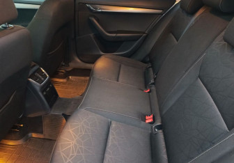 Подержанный автомобиль Skoda Octavia Liftback 2019 года (8 фото)
