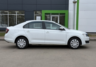 Подержанный автомобиль Skoda Rapid Liftback 2019 года (4 фото)