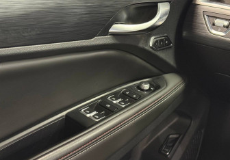 Подержанный автомобиль Geely Tugella 2023 года (15 фото)