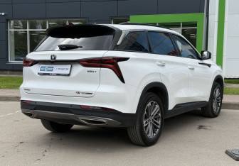 Подержанный автомобиль Changan CS75PLUS 2023 года (5 фото)
