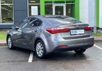 Подержанный автомобиль Kia Cerato Sedan 2014 года (7 фото)