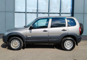 Подержанный автомобиль Chevrolet Niva 2017 года (2 фото)