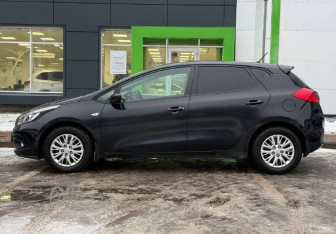Подержанный автомобиль Kia Ceed Hatchback 2013 года (4 фото)