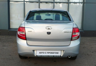 Подержанный автомобиль LADA (ВАЗ) Granta Sedan 2017 года (8 фото)