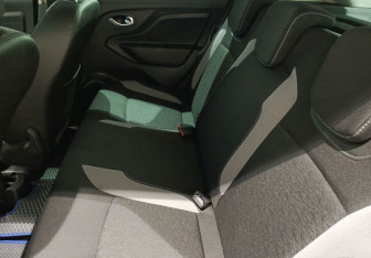 Подержанный автомобиль LADA (ВАЗ) XRAY 2016 года (12 фото)