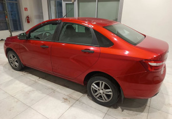 Подержанный автомобиль LADA (ВАЗ) Vesta Sedan 2016 года (7 фото)