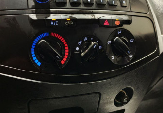 Подержанный автомобиль Chery Tiggo (T11) 2012 года (15 фото)