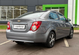 Подержанный автомобиль Chevrolet Aveo Sedan 2013 года (5 фото)