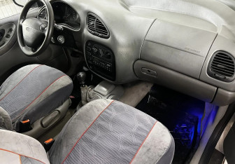 Подержанный автомобиль Ford Galaxy 1998 года (11 фото)