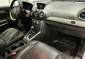 Подержанный автомобиль Opel Antara 2013 года (12 фото)