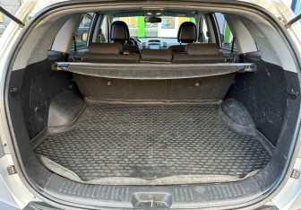 Подержанный автомобиль Kia Sorento 2012 года (15 фото)