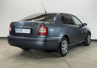 Подержанный автомобиль Skoda Octavia Liftback 2006 года (5 фото)