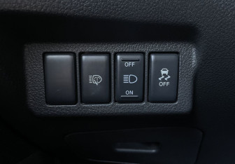 Подержанный автомобиль Nissan X-Trail 2011 года (16 фото)