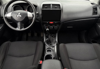 Подержанный автомобиль Mitsubishi ASX 2010 года (9 фото)