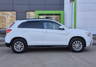 Подержанный автомобиль Mitsubishi ASX 2012 года (4 фото)
