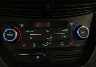 Подержанный автомобиль Ford Kuga 2018 года (12 фото)