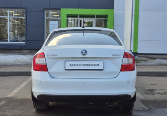 Подержанный автомобиль Skoda Rapid Liftback 2015 года (6 фото)