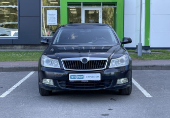 Подержанный автомобиль Skoda Octavia Liftback 2011 года (2 фото)