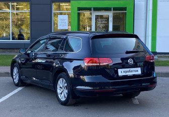 Подержанный автомобиль Volkswagen Passat Wagon 2017 года (7 фото)