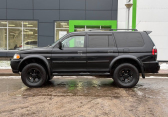 Подержанный автомобиль Mitsubishi Pajero Sport 2006 года (8 фото)