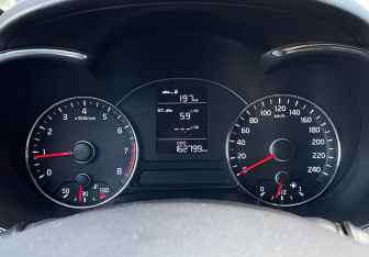 Подержанный автомобиль Kia Cerato Sedan 2014 года (12 фото)