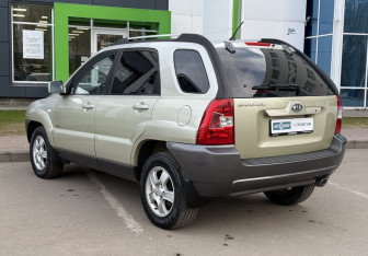 Подержанный автомобиль Kia Sportage 2006 года (7 фото)