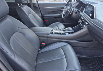 Подержанный автомобиль Hyundai Sonata 2019 года (9 фото)