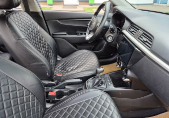 Подержанный автомобиль Kia Rio Sedan 2017 года (9 фото)