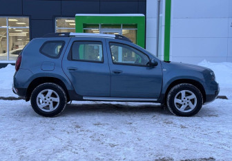 Подержанный автомобиль Renault Duster 2015 года (4 фото)