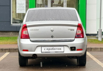 Подержанный автомобиль Renault Logan Sedan 2011 года (5 фото)