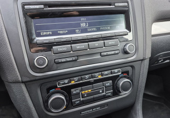 Подержанный автомобиль Volkswagen Golf Hatchback 2012 года (14 фото)