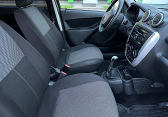 Подержанный автомобиль LADA (ВАЗ) Granta Liftback 2017 года (10 фото)