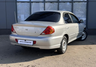 Подержанный автомобиль Kia Spectra Sedan 2008 года (5 фото)