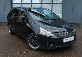 Подержанный автомобиль Mitsubishi Grandis 2007 года (3 фото)