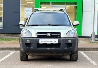 Подержанный автомобиль Hyundai Tucson 2007 года (2 фото)