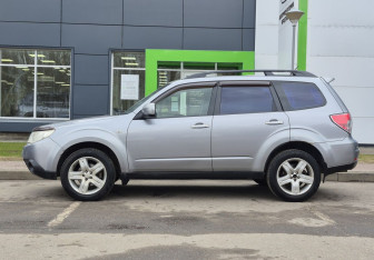 Подержанный автомобиль Subaru Forester Suv 2008 года (8 фото)