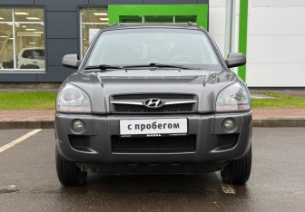 Подержанный автомобиль Hyundai Tucson 2008 года (2 фото)