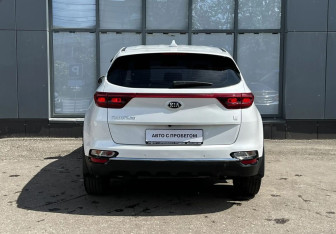 Подержанный автомобиль Kia Sportage 2020 года (6 фото)