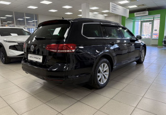 Подержанный автомобиль Volkswagen Passat Wagon 2017 года (5 фото)