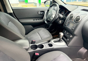 Подержанный автомобиль Nissan Qashqai 2013 года (9 фото)