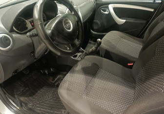 Подержанный автомобиль LADA (ВАЗ) Largus Wagon 2013 года (13 фото)